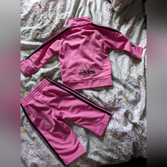 6 month Adidas pink tracksuit - Picture 3 of 3